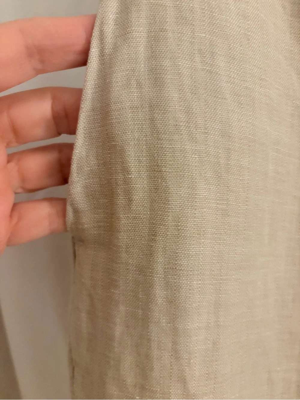 Men’s linen pants.